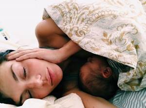 "Быть мамой": Анна Седокова выложила фото с новорожденным сыном (фото)